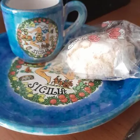 Nni Gecchi شقة تْشيفالو